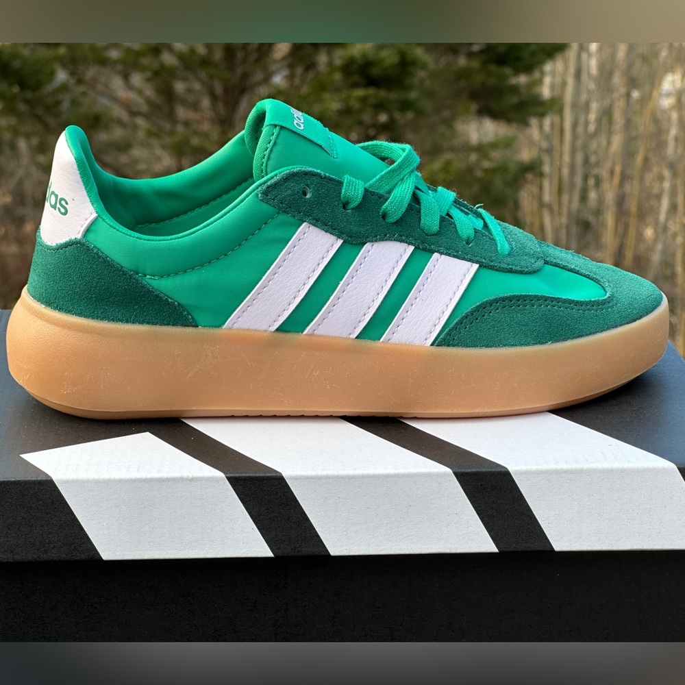 Adidas Green Casual Sneaker - Unisex Sizes US Womens 6 | 11 (Mens 4.5 | 9.5) NEW - Picture 2 of 10